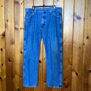 Men’s wrangler blue jean pants size 38x30 western outdoor wrangler jean pants